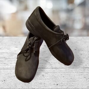 Dunham black leather shoe size 8
